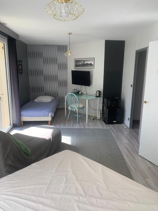 Chambre D'Hotes Le Prieure Gommerville Exteriör bild
