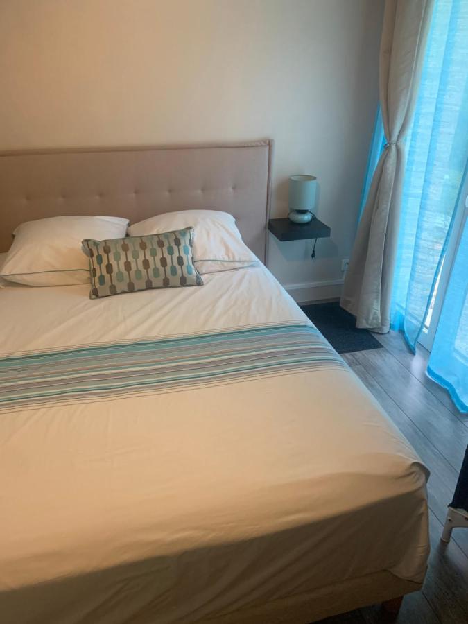 Chambre D'Hotes Le Prieure Gommerville Exteriör bild