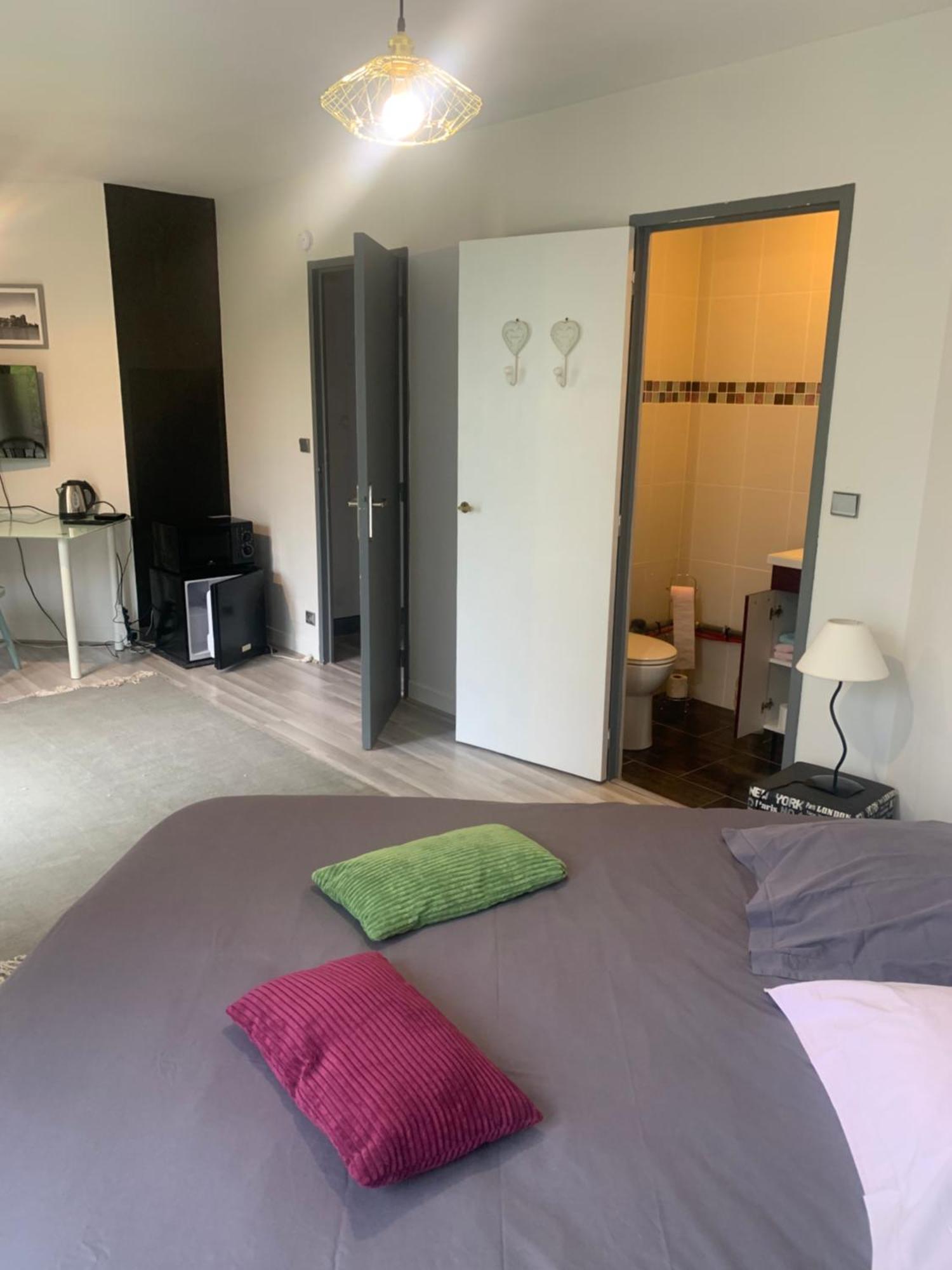 Chambre D'Hotes Le Prieure Gommerville Exteriör bild